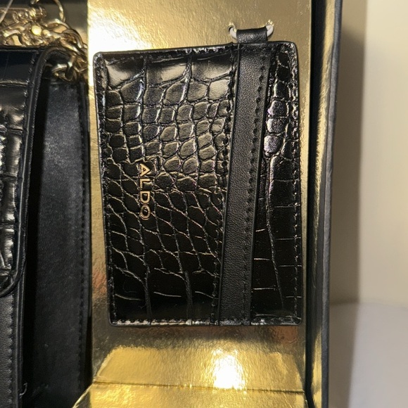 Aldo gift set with Black purse with gold chain strap, Crossbody, or handle, new - Picture 3 of 7